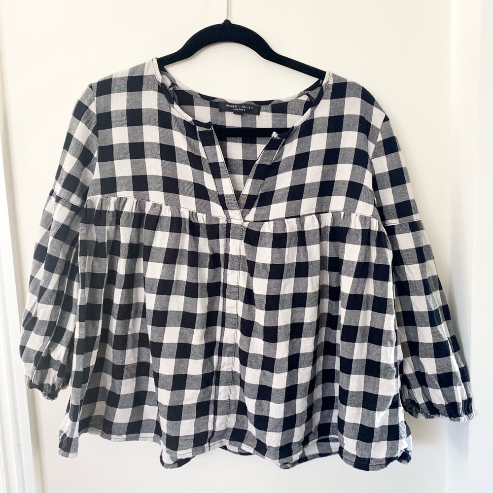 {Romeo + Juliet} Buffalo plaid top